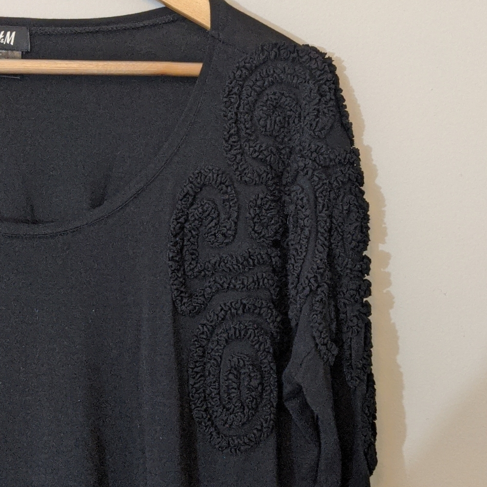 H&M 🧿 Jerzy tunic length embellished top